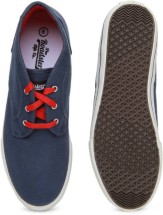 Roadster footwears flat 70% off