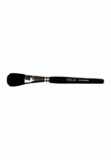 Vega Blush Brush with Black Wooden Handle and Natural Animal/Synthetic Hair