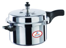 Bajaj Majesty Pressure Cooker with Outer Lid, 2 Litres Rs. 796 at Amazon