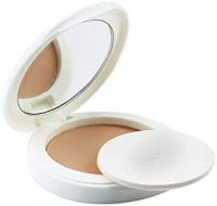 Lakme Perfect Radiance Skin Lightening Compact, Golden Sand 03, With Spf 23, 8 g